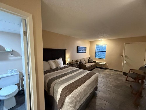 Scottish Inns Motel - Osage Beach - image 30
