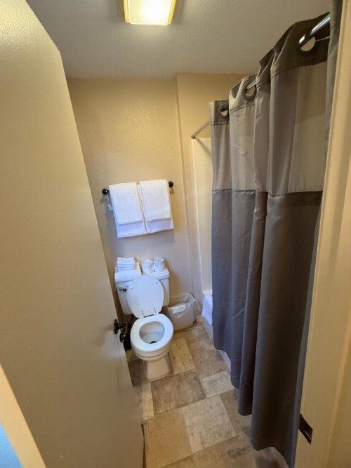 Scottish Inns Motel - Osage Beach - image 32