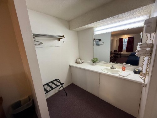 Scottish Inns Motel - Osage Beach - image 5