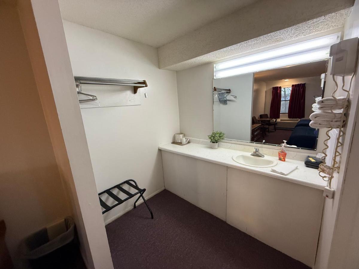 Scottish Inns Motel - Osage Beach - image 5