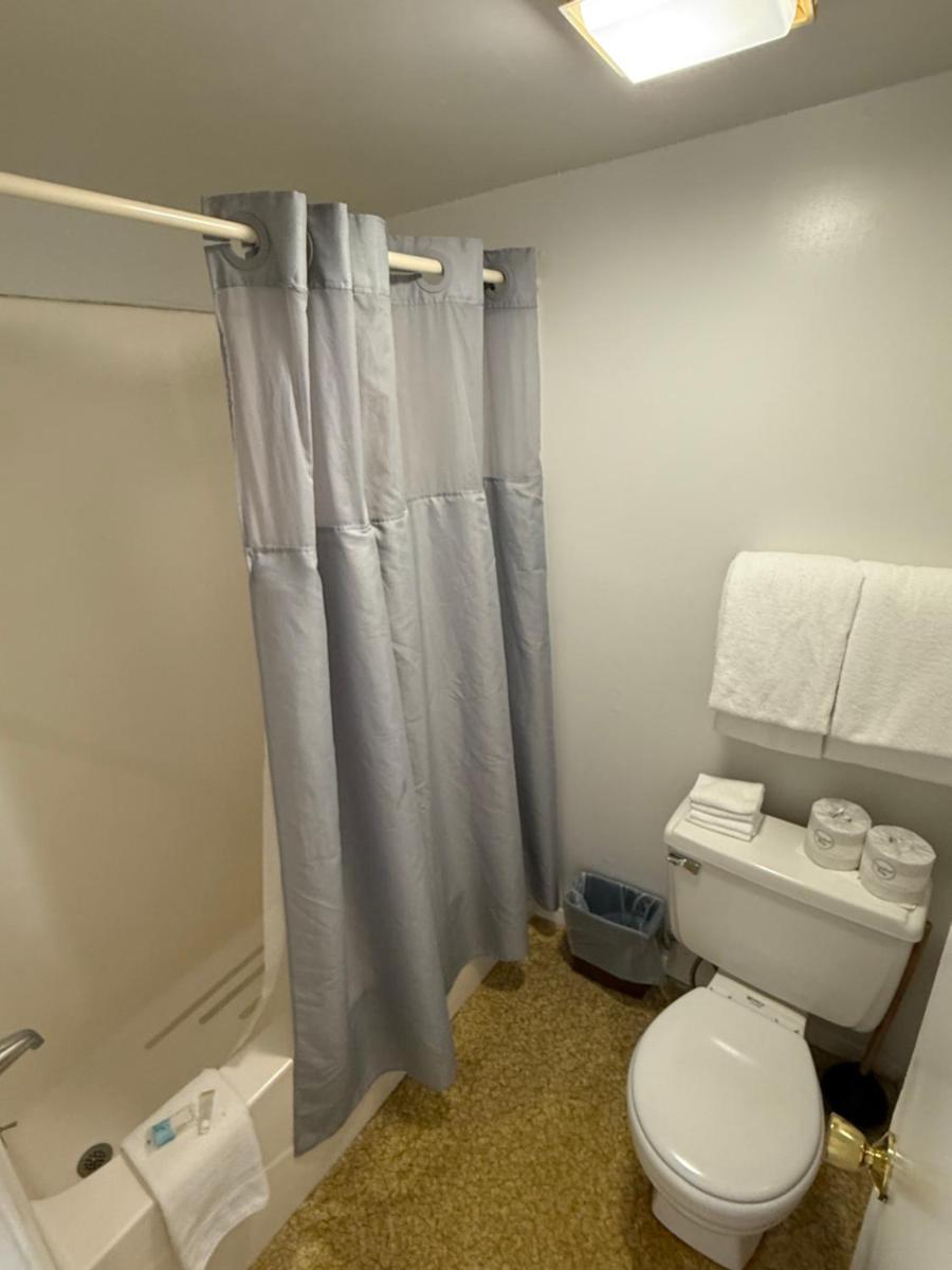 Scottish Inns Motel - Osage Beach - image 7