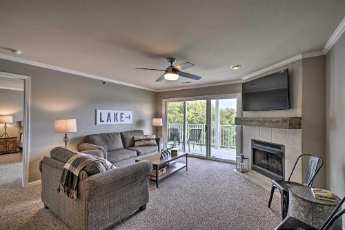 Parkview Bay Condo 2 Miles to Osage Marketplace!