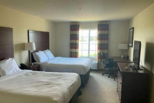 AmericInn by Wyndham Oshkosh - image 5