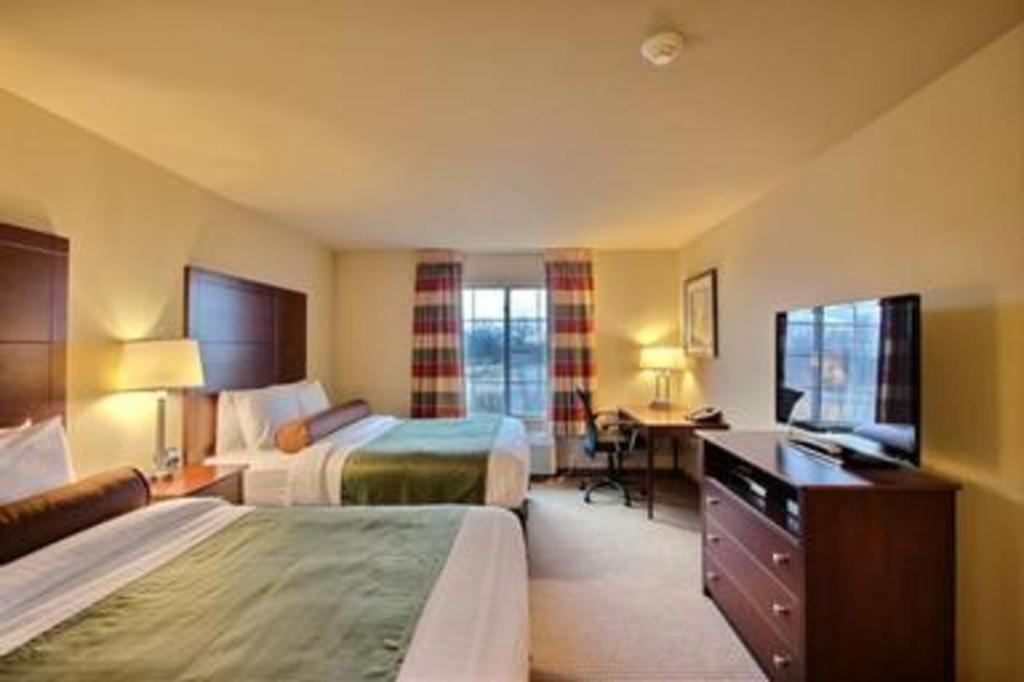 AmericInn by Wyndham Oshkosh - image 6