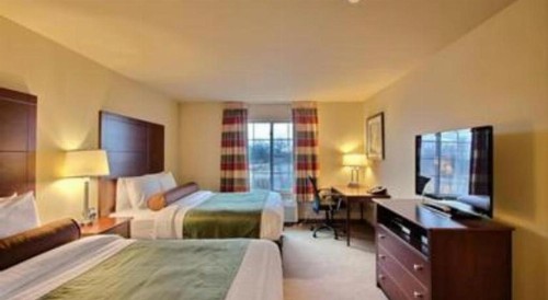 AmericInn by Wyndham Oshkosh - image 17