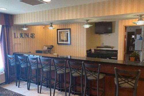 AmericInn by Wyndham Oshkosh - image 2