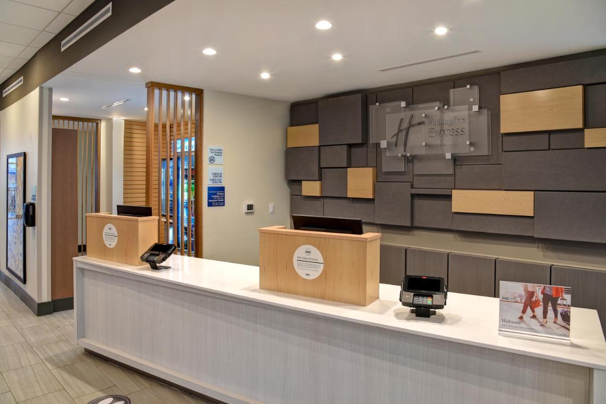 Holiday Inn Express & Suites - Ottawa - image 2
