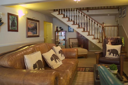 Black Bear Manor - image 22