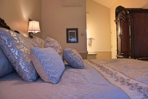 Black Bear Manor - image 24