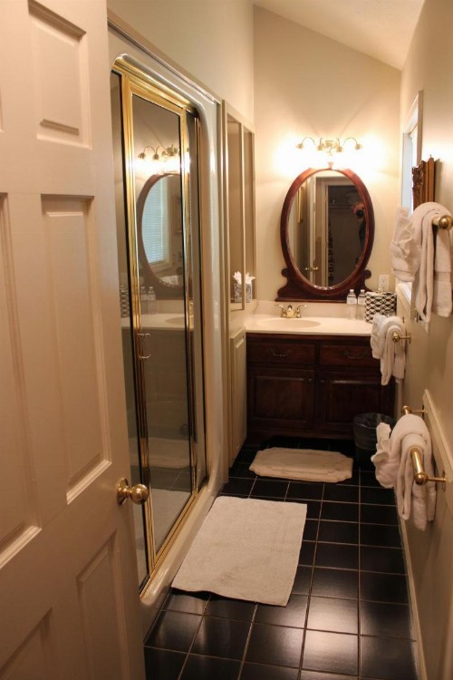 Black Bear Manor - image 46