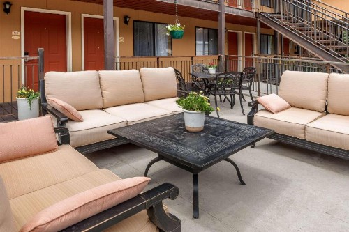 Quality Inn - image 2