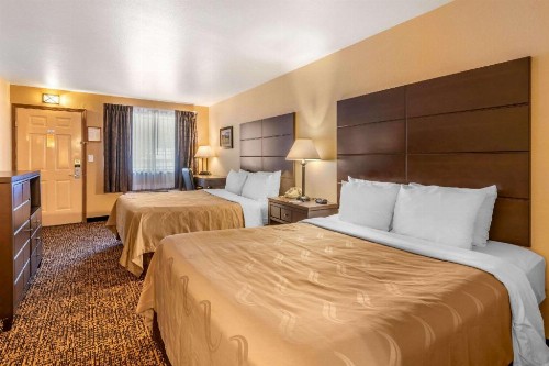 Quality Inn - image 21
