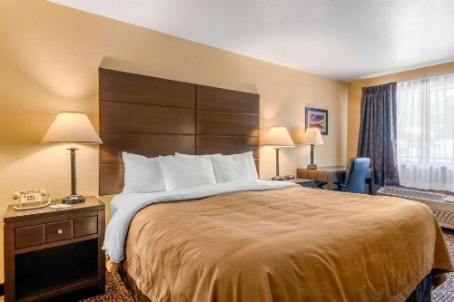 Quality Inn - image 28