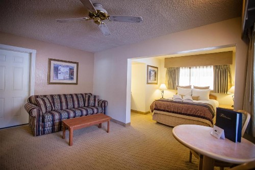 Twin Peaks Lodge & Hot Springs - image 25