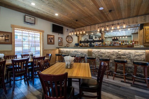 Twin Peaks Lodge & Hot Springs - image 33