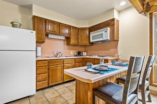 Box Canyon Lodge and Hot Springs - image 42