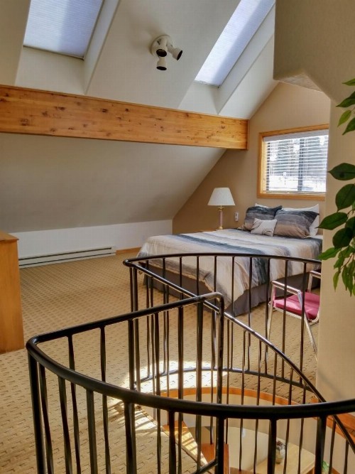 Alpenglow Vacation Rentals - image 11