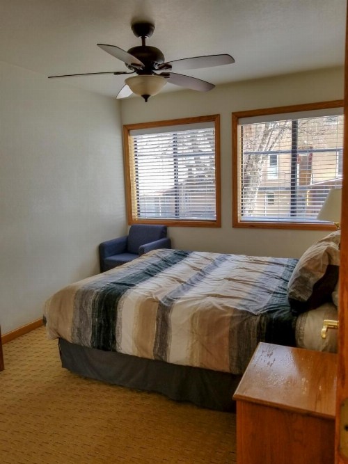 Alpenglow Vacation Rentals - image 9