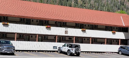 Hot Springs Inn - image 16