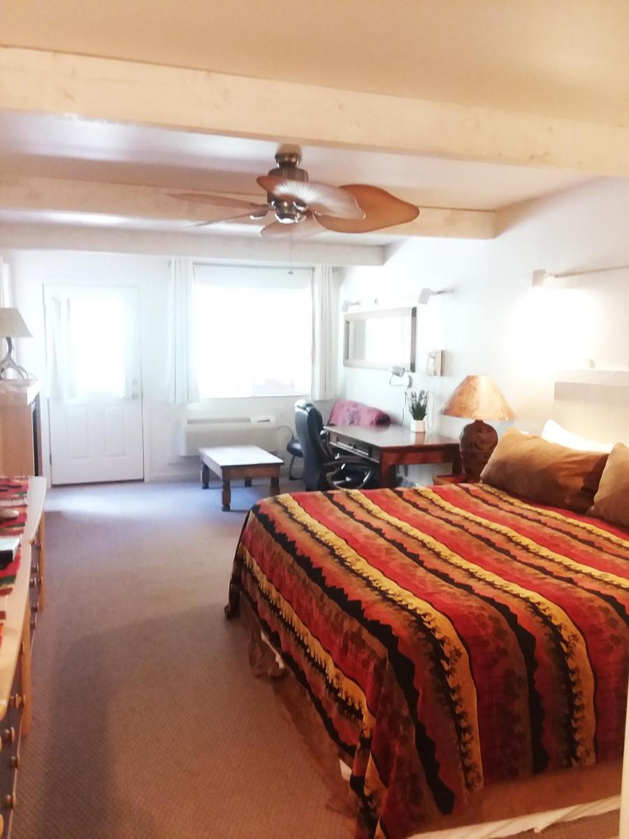 Hot Springs Inn - image 7