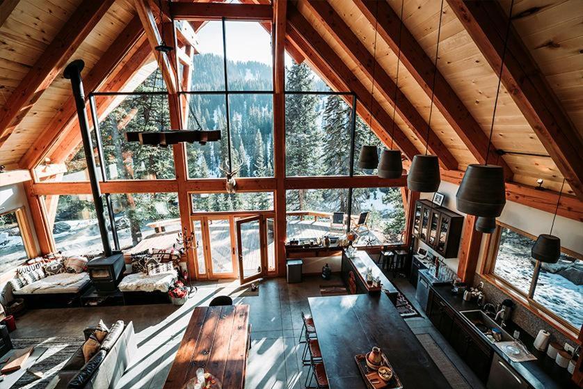 Red Mountain Alpine Lodge - image 6