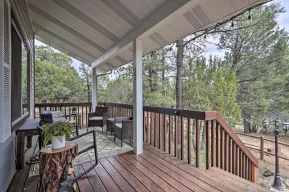 Charming Overgaard Home with Fire Pit and Games Overgaard Arizona