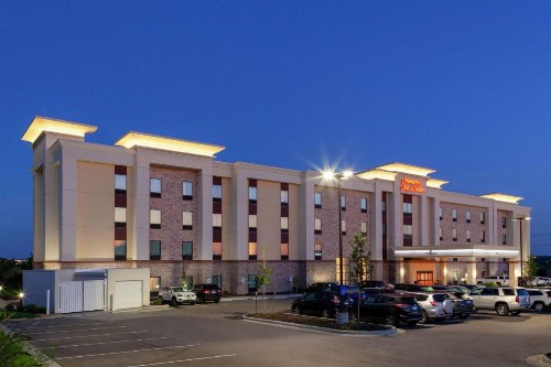 Hampton Inn & Suites Overland Park South