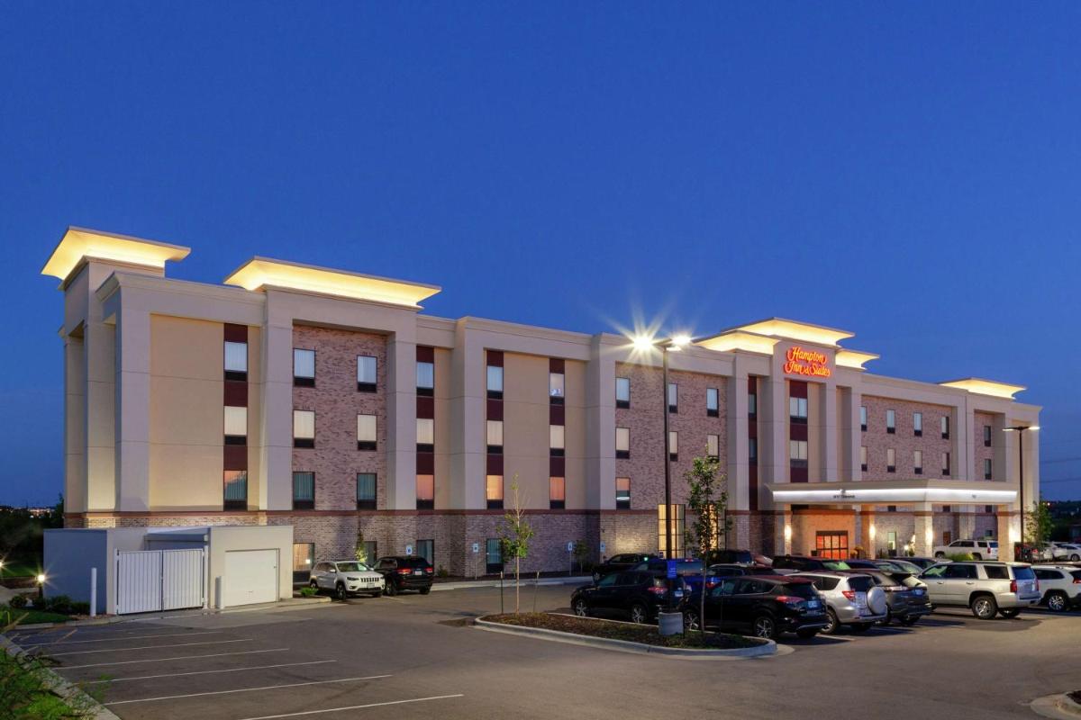 Hampton Inn & Suites Overland Park South - main image