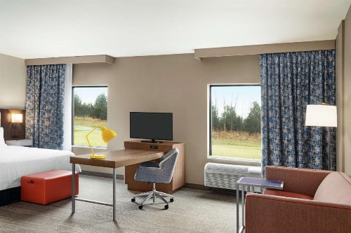 Hampton Inn & Suites Overland Park South - image 14