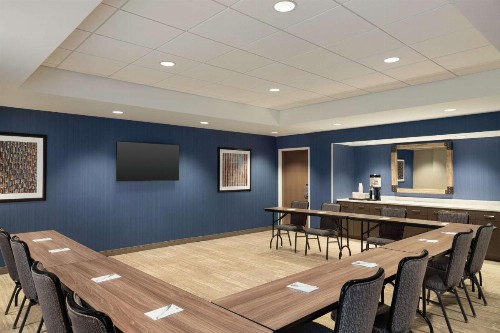 Hampton Inn & Suites Overland Park South - image 19