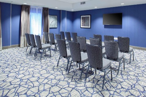 Hampton Inn & Suites Overland Park South - image 9
