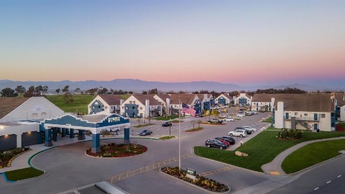 Residence Inn by Marriott Oxnard River Ridge - image 1