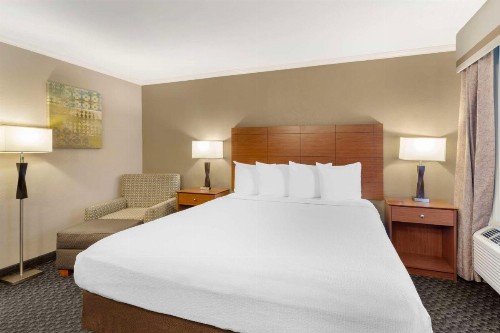 Best Western Oxnard Inn - image 15