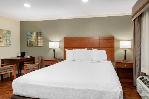 Best Western Oxnard Inn - image 17