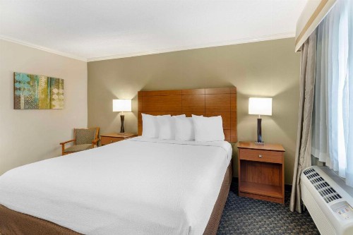 Best Western Oxnard Inn - image 19