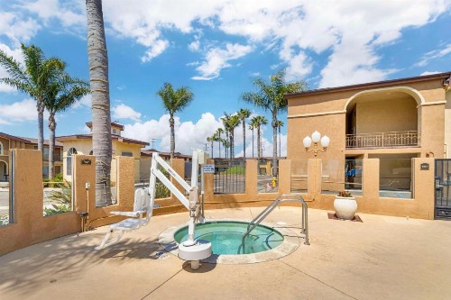 Best Western Oxnard Inn - image 2