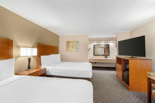 Best Western Oxnard Inn - image 20