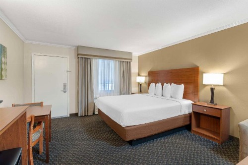 Best Western Oxnard Inn - image 31