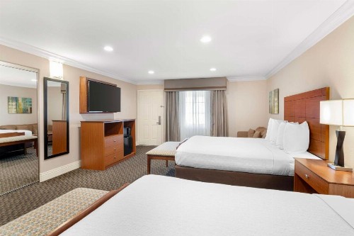 Best Western Oxnard Inn - image 33