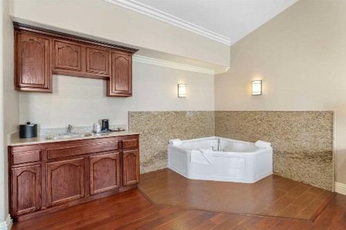 Best Western Oxnard Inn - image 37