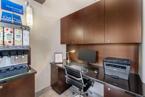 Best Western Oxnard Inn - image 50