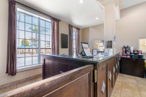 Best Western Oxnard Inn - image 8