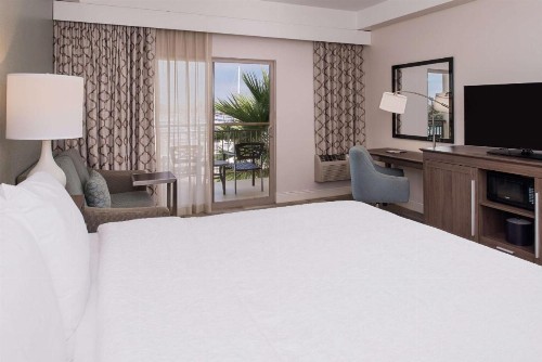 Hampton Inn Channel Islands Harbor - image 30