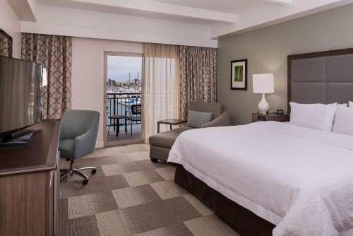Hampton Inn Channel Islands Harbor - image 33