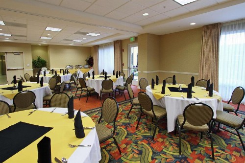 Hilton Garden Inn Oxnard/Camarillo - image 29