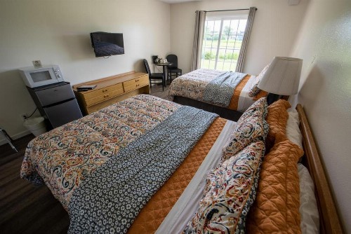 Pacific City Inn - image 2