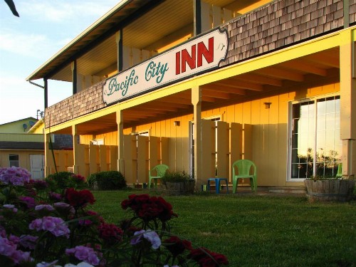 Pacific City Inn - image 21