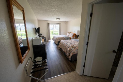 Pacific City Inn - image 3