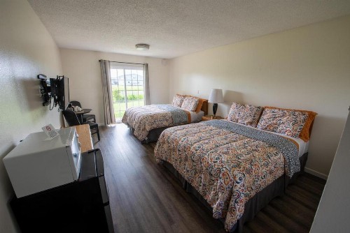 Pacific City Inn - image 4