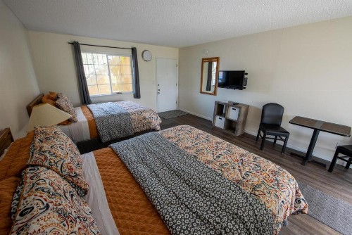 Pacific City Inn - image 8